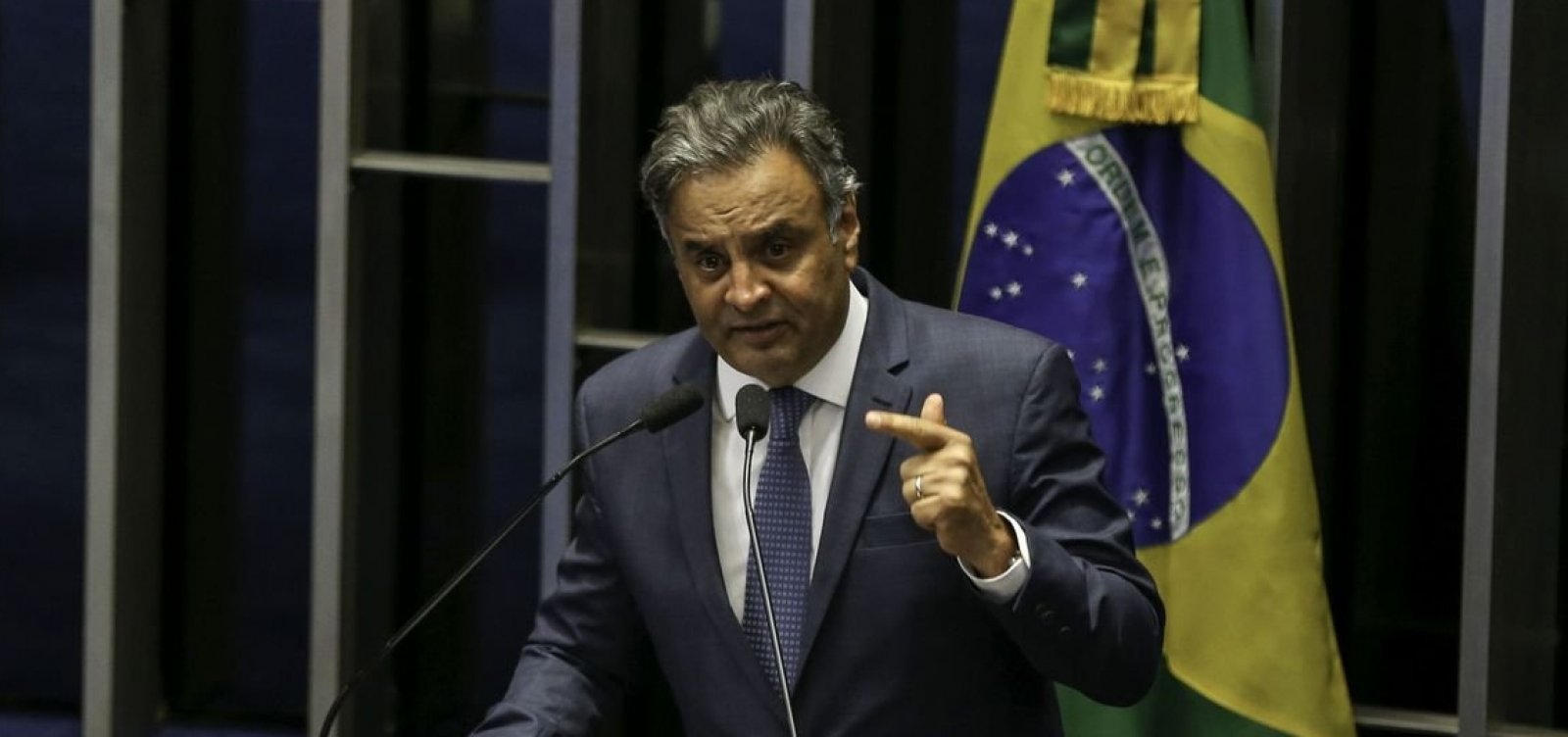 STF bloqueia R$ 1,7 milhão em bens de Aécio Neves