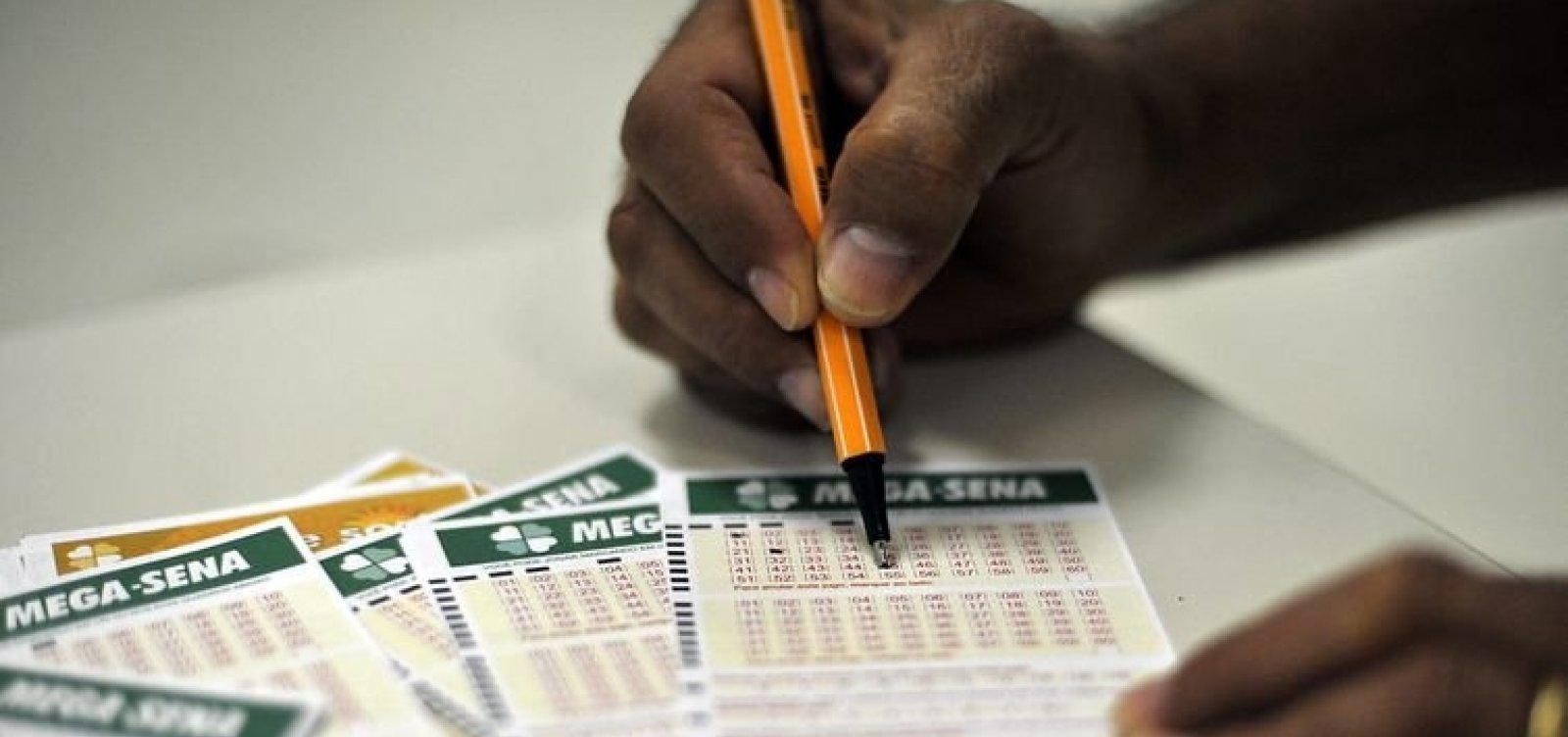 Mega-Sena acumula e pode pagar R$ 11 milhões no próximo sorteio