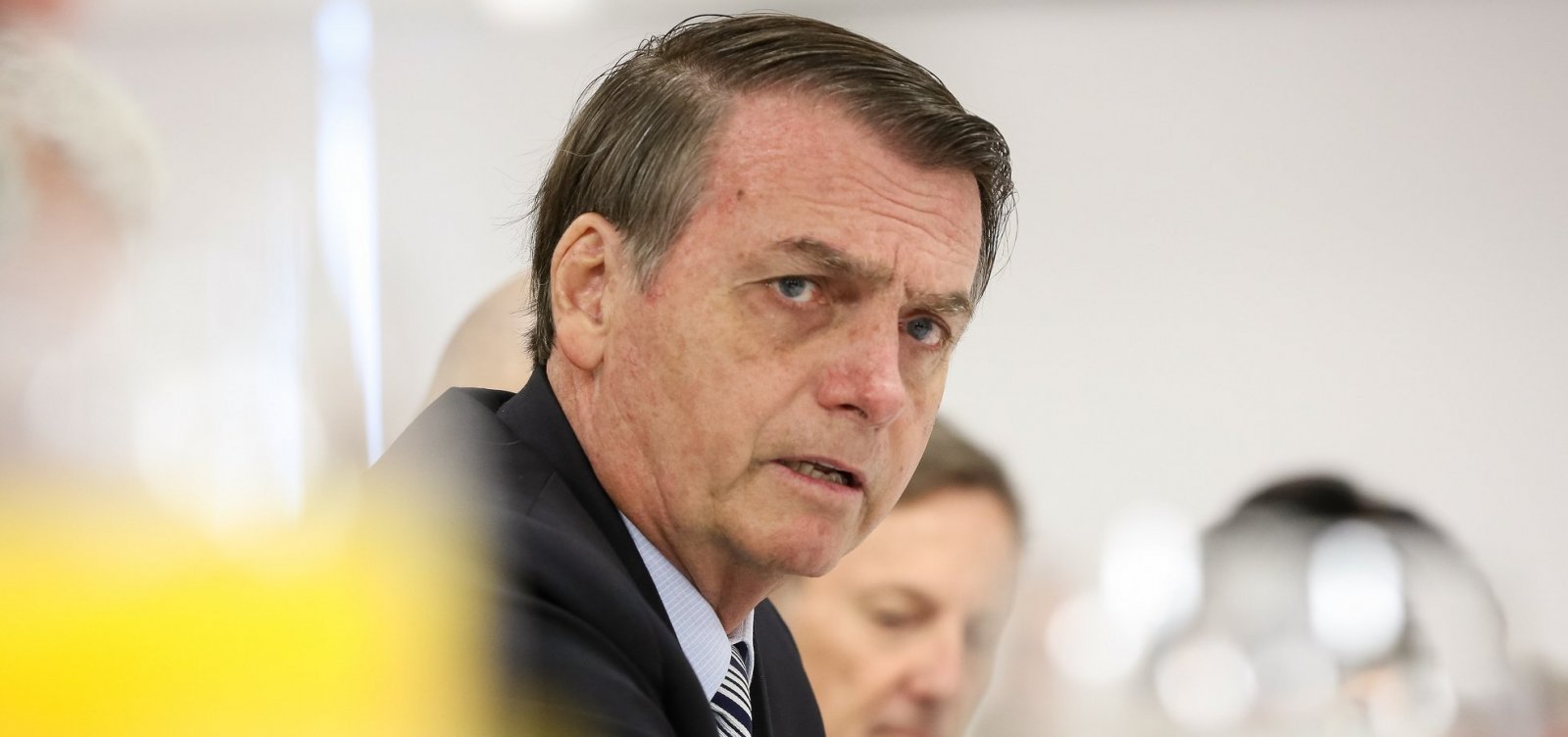 Bolsonaro compartilha vídeo do filho criticando decisão do STF sobre caixa 2