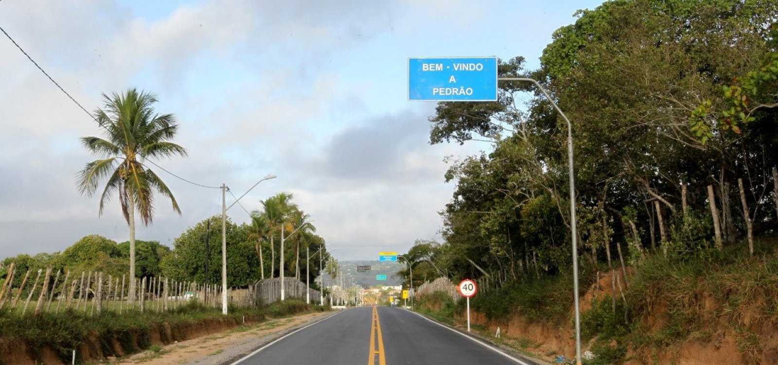 Rui entrega pavimentação da BA-503 no trecho de Pedrão