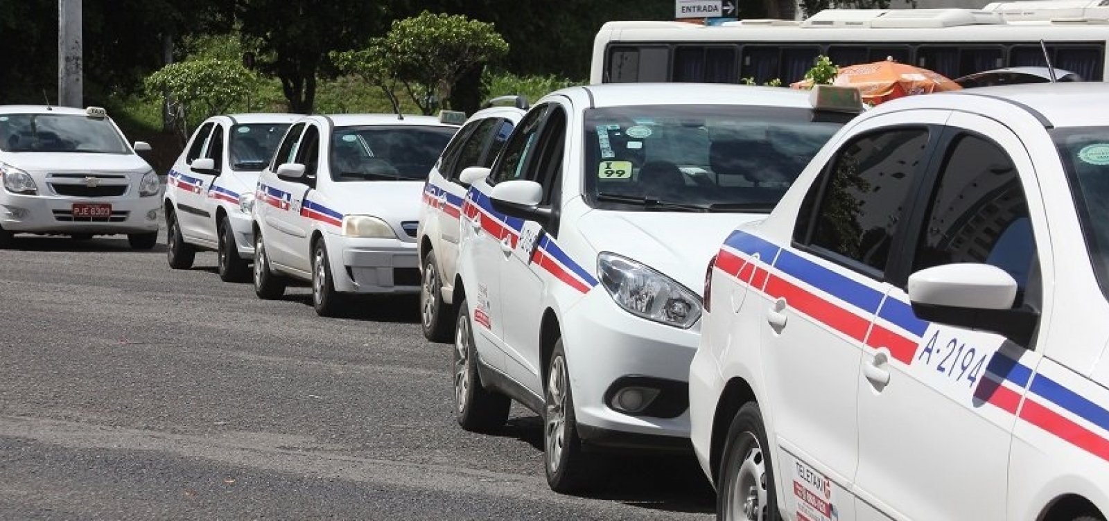 Taxistas marcam protesto na Câmara contra relatório da lei do Uber