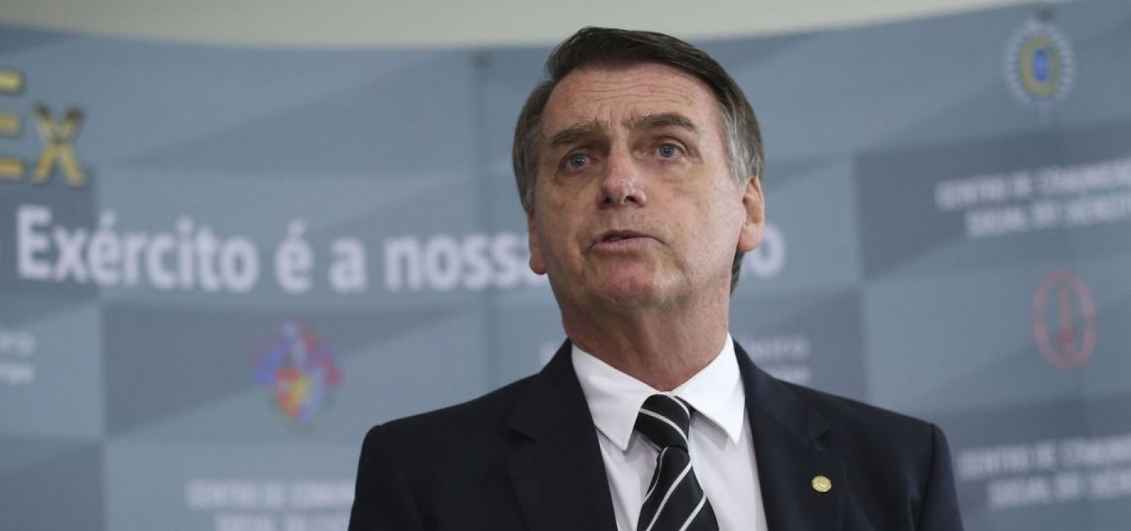 Bolsonaro rebate Maia e diz que deputado tem se comportado de maneira 'agressiva'