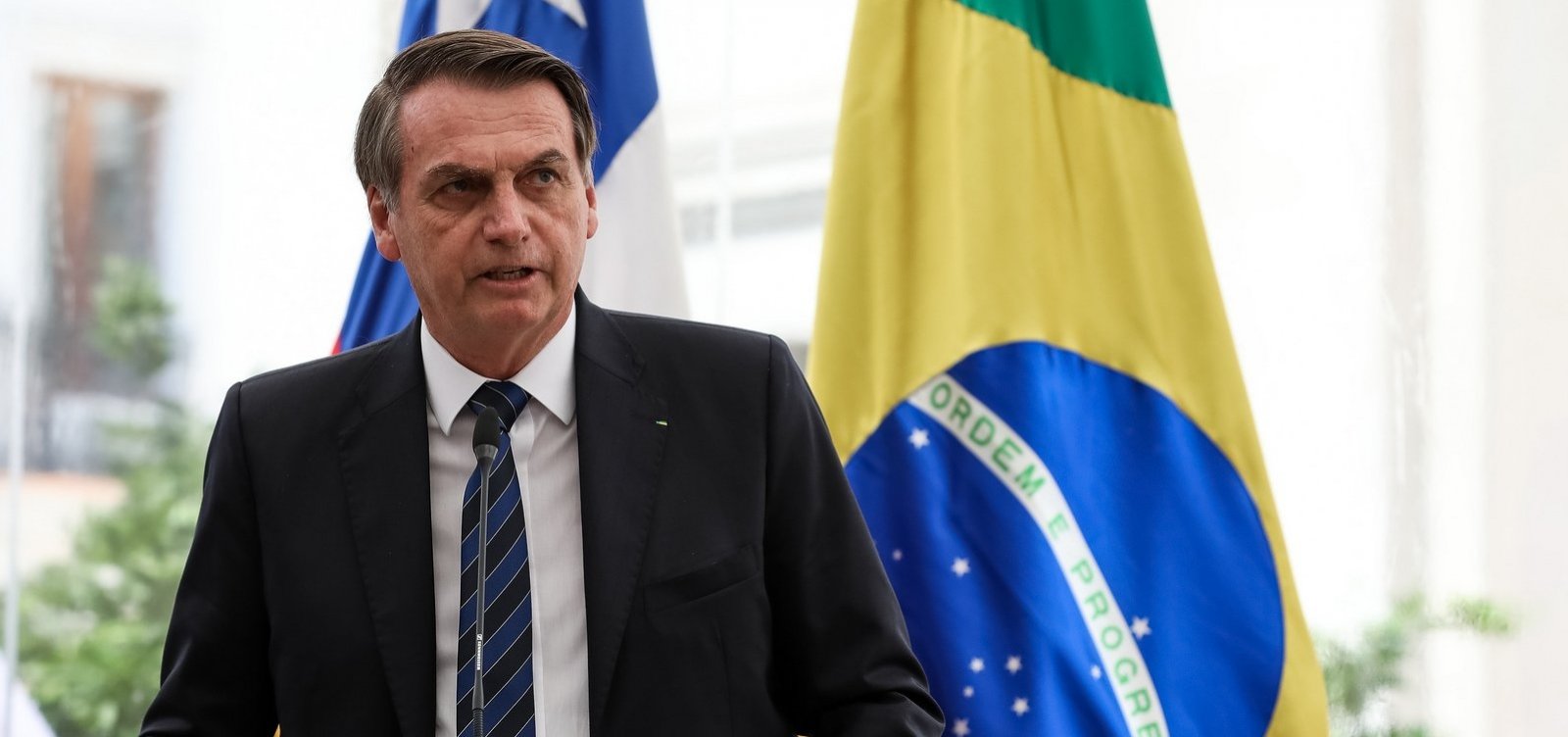 Bolsonaro ataca esquerda após confissão de Battisti