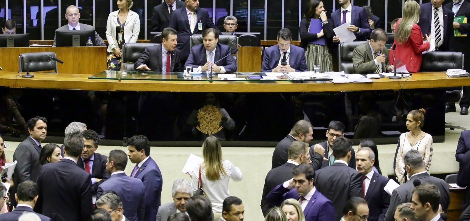 Contra interesse do governo, deputados aprovam PEC do Orçamento Impositivo