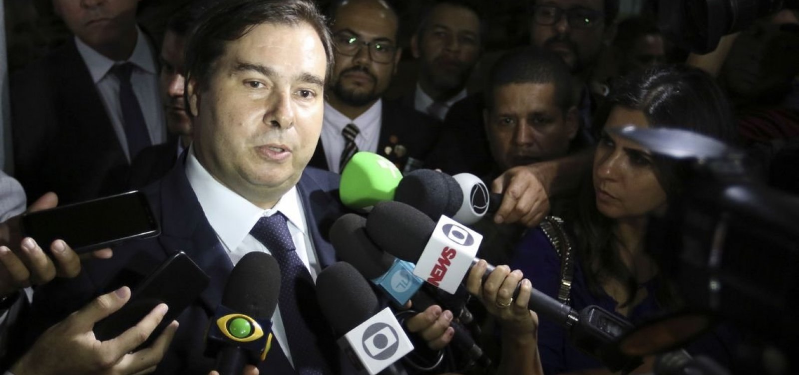 Maia faz apelo a Bolsonaro: 'Pare, chega, peça ao entorno para parar de criticar'