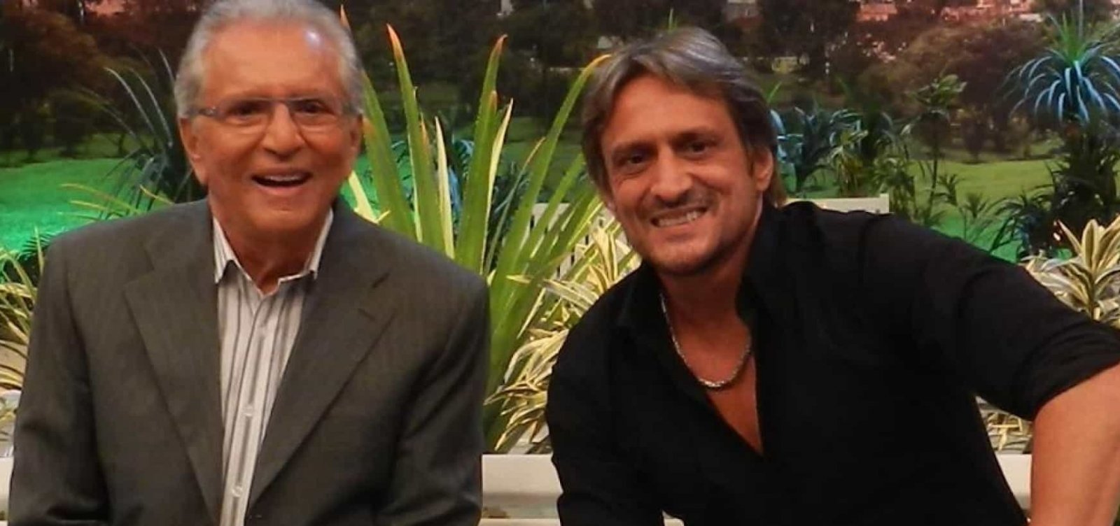 Carlos Alberto de Nóbrega proíbe filho de fumar: 'Tiro ele do ar'