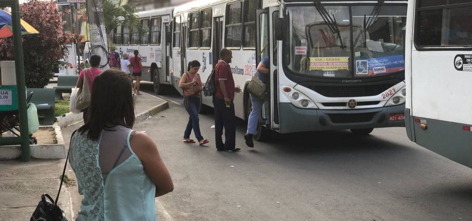 Sem renovar frota, governo aumenta tarifa de ônibus metropolitanos 