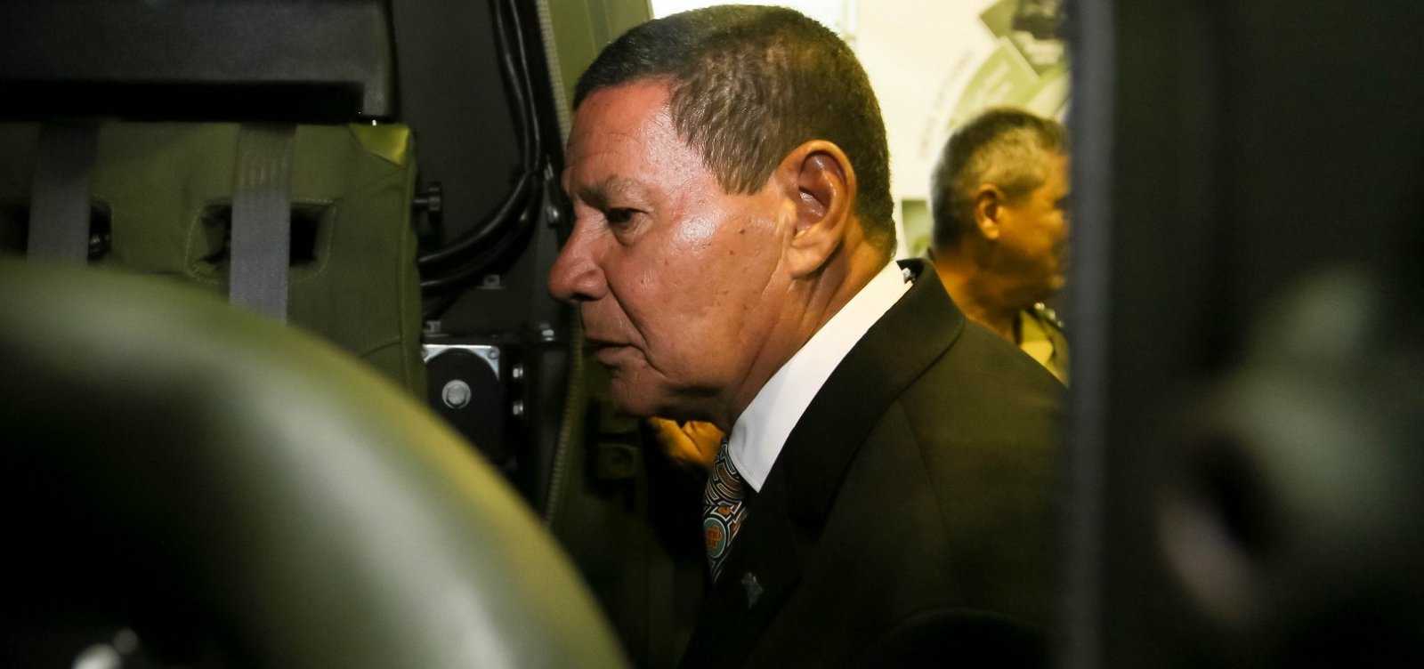 Deputados do PSL recuam de apoio a 'PEC anti-Mourão' 