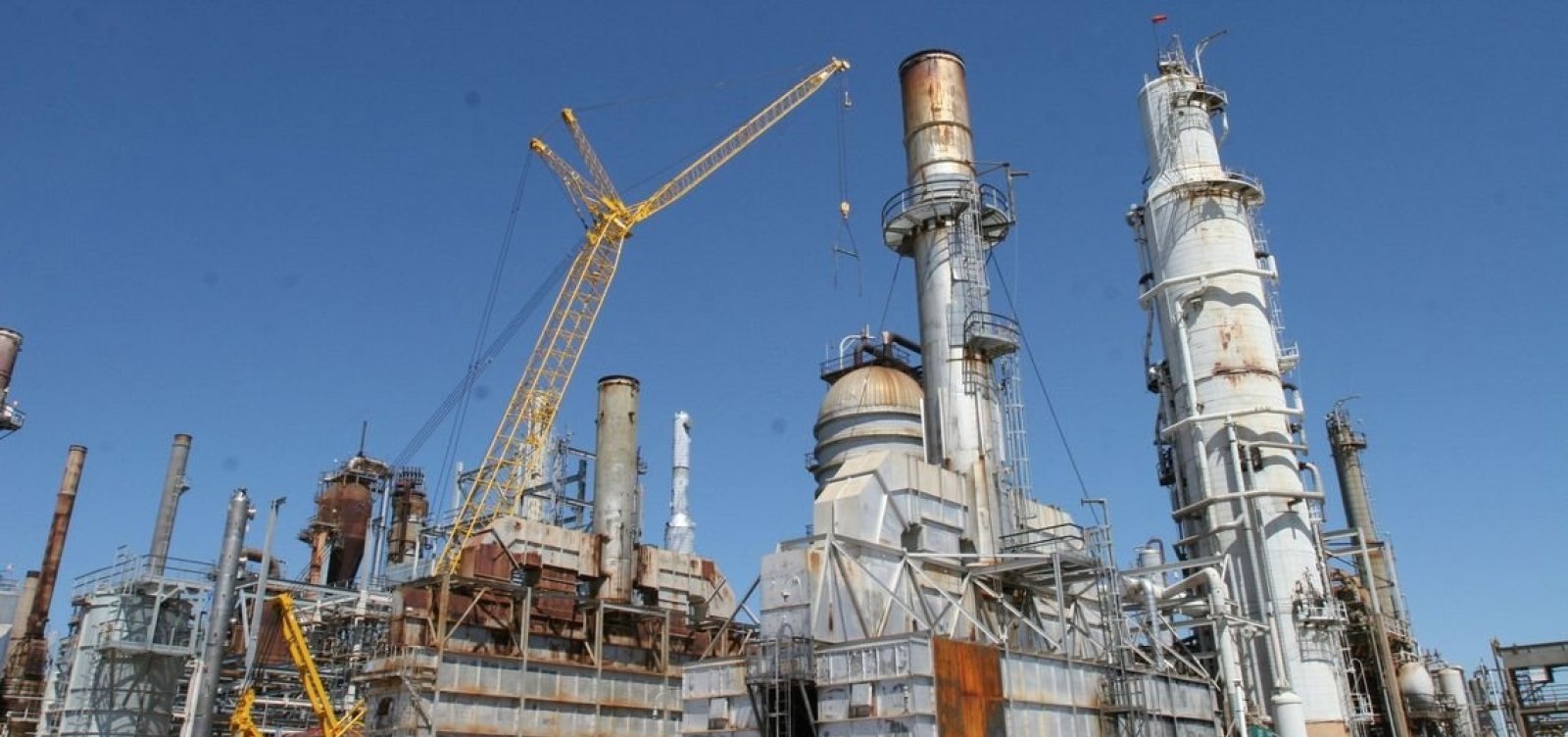 Preço da gasolina nas refinarias aumenta R$ 0,10