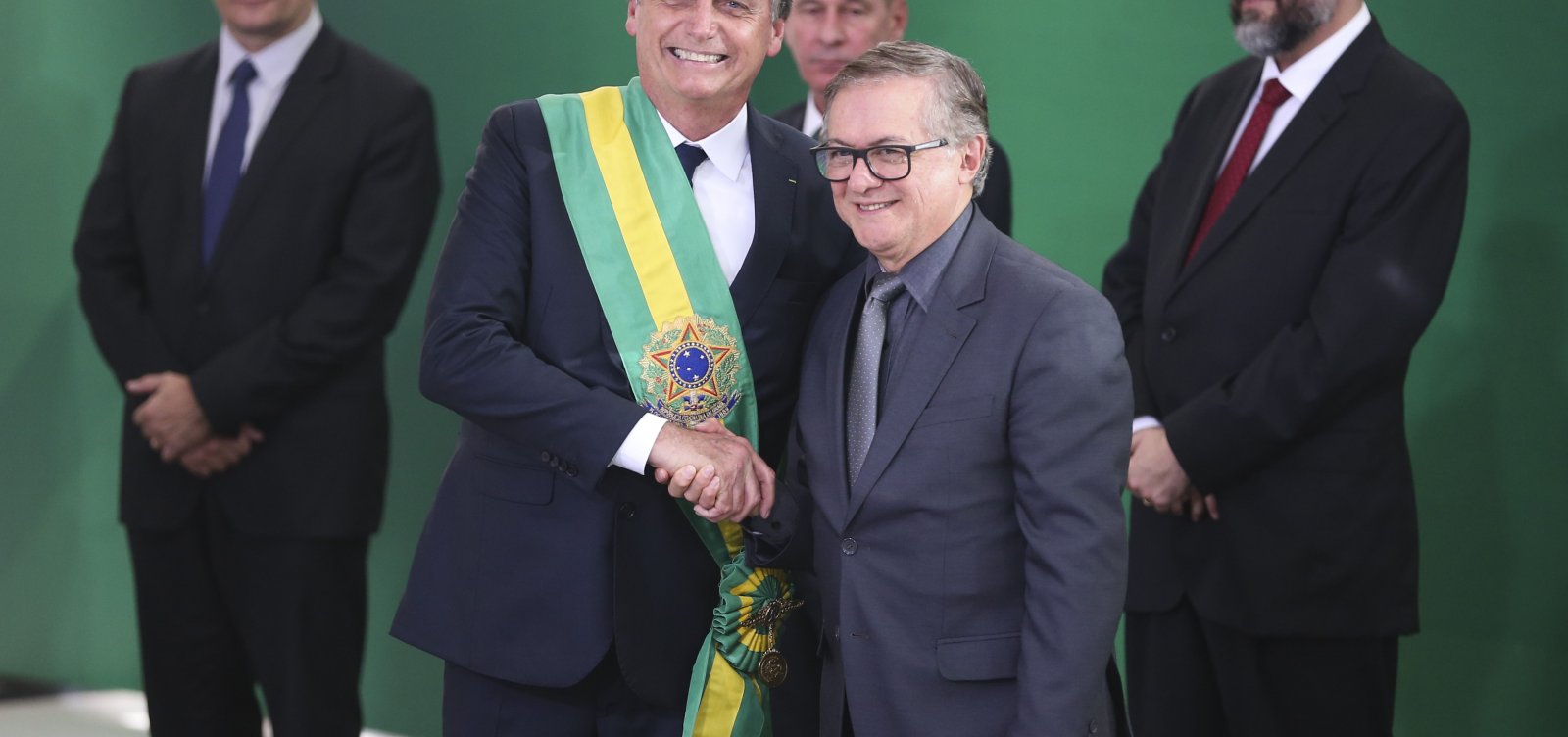 Governo gostaria que Vélez pedisse demissão do Ministério da Educação