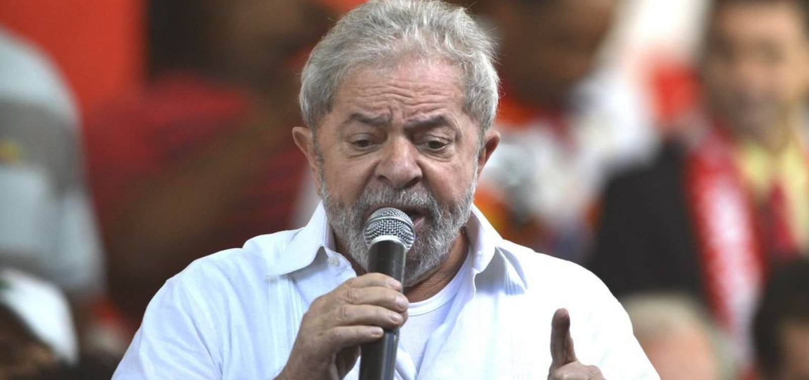 Juiz da Lava Jato nega afastamento do delegado que investiga Lula