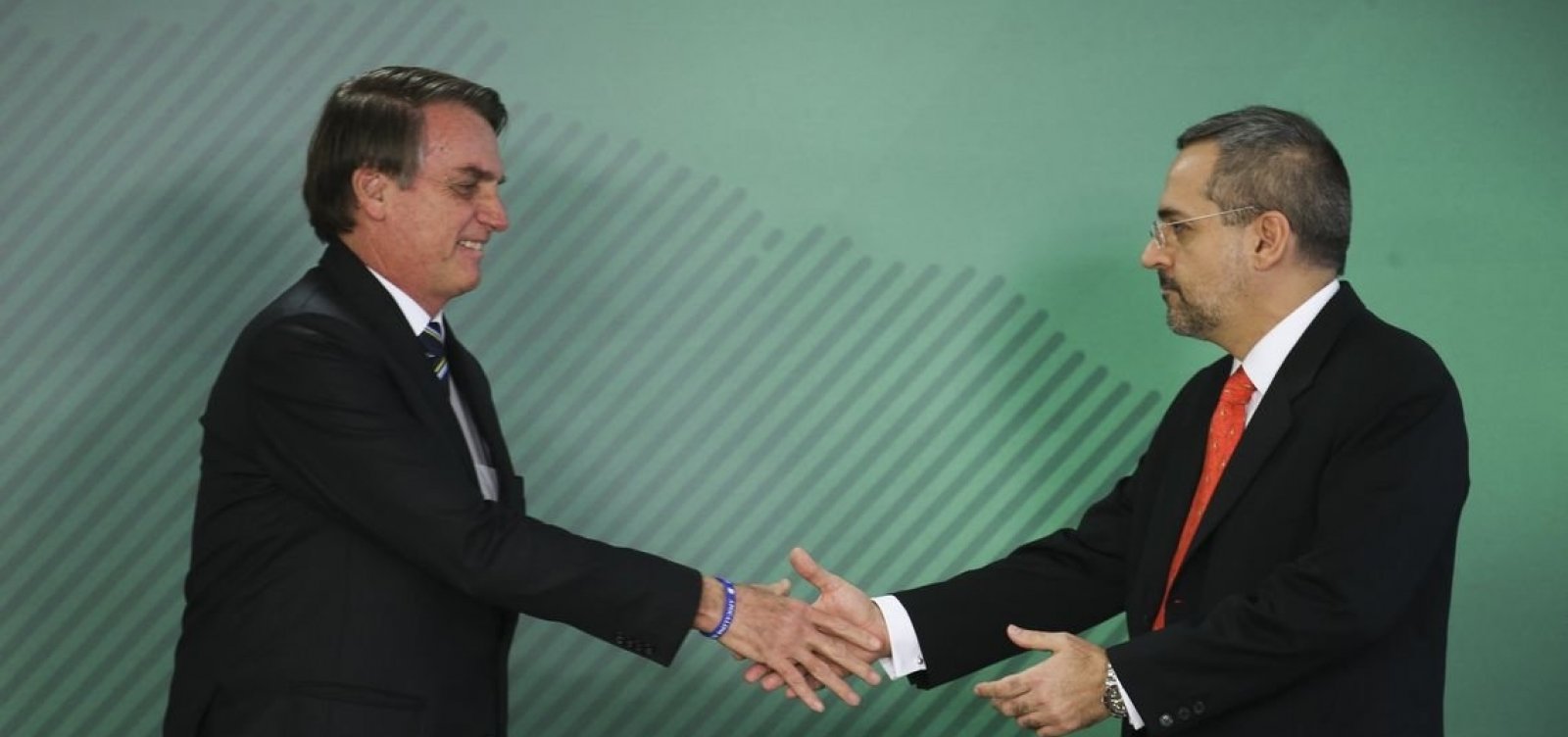 Novo ministro do MEC anuncia troca de quatro secretários