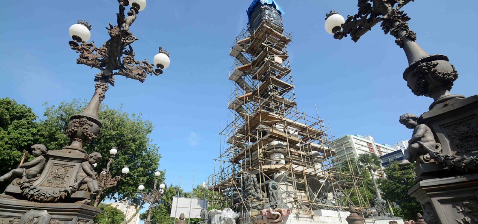 Monumento ao Dois de Julho passa por restauração após 16 anos