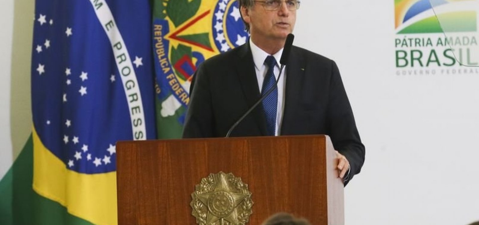 Bolsonaro decreta troca de “vossa excelência” por “senhor” na comunicação do governo