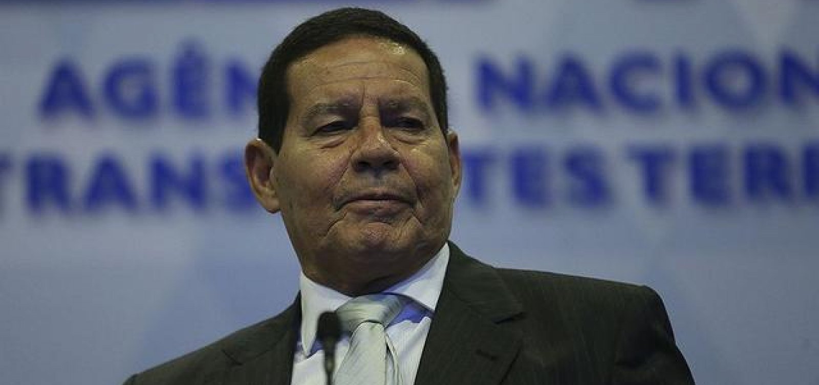 'Sob forte emoção, ocorrem erros dessa natureza', diz Mourão sobre fuzilamento no Rio