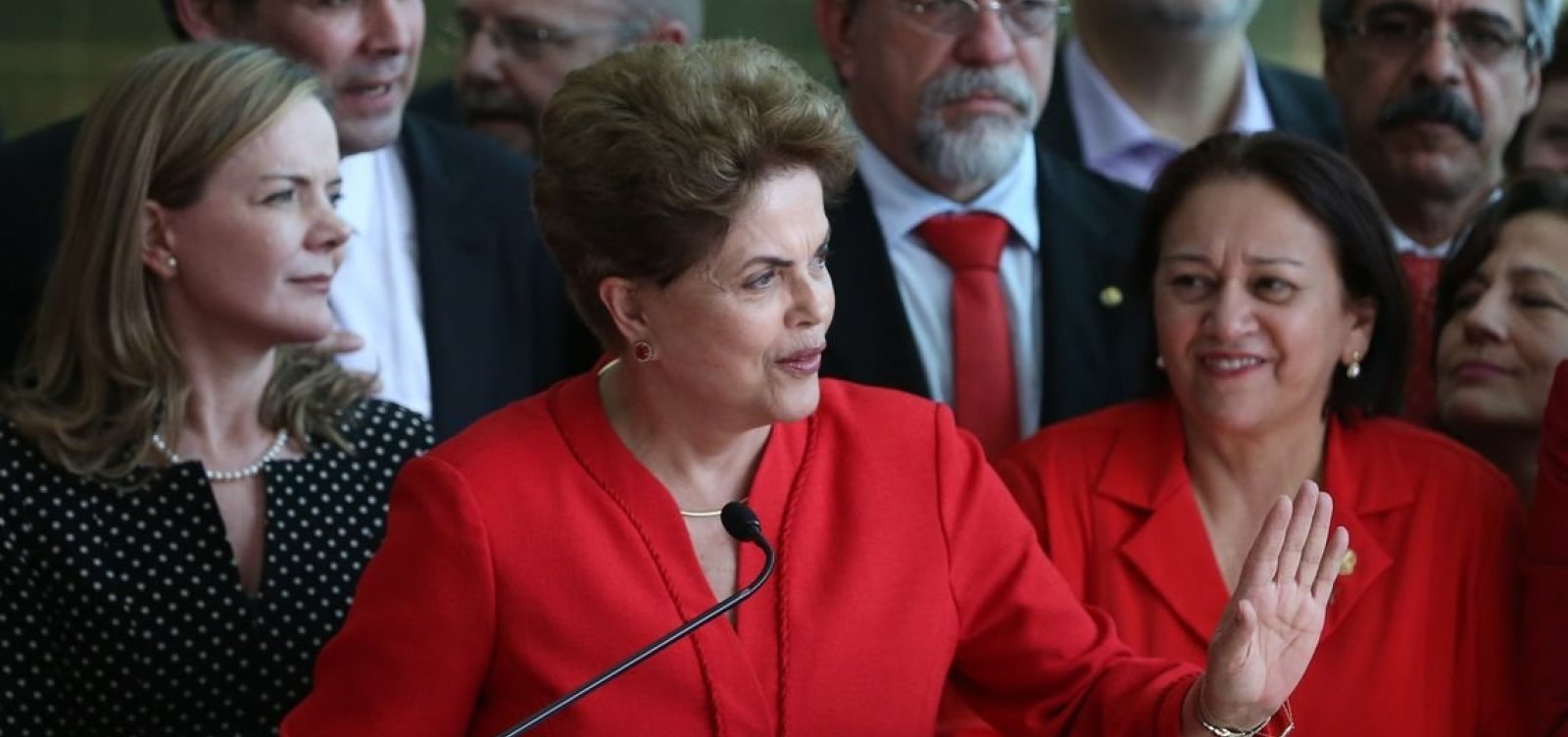 Funcionários de Dilma lideram gastos com viagens do Executivo em 2019
