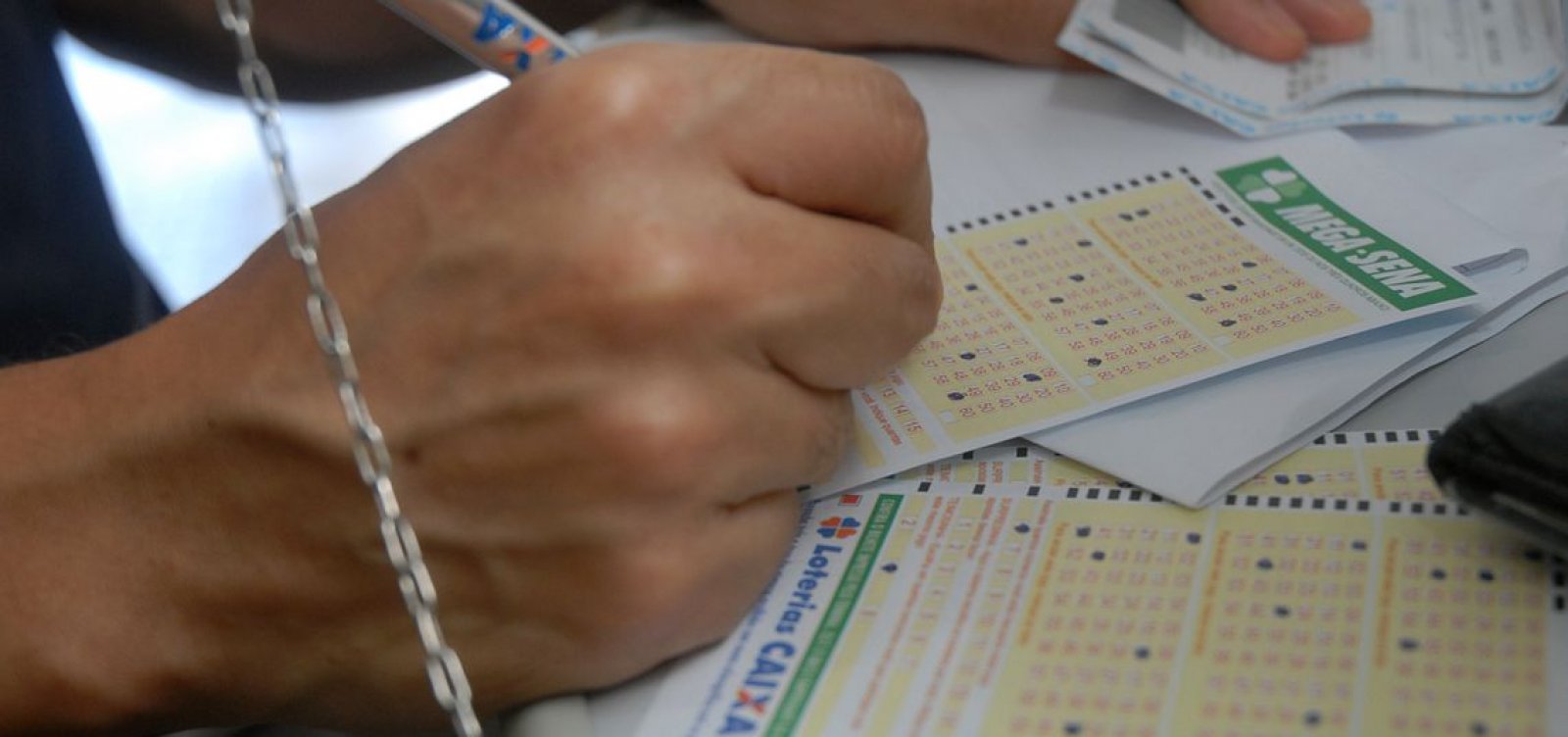 Mega-Sena vai sortear prêmio de R$ 45 milhões neste sábado