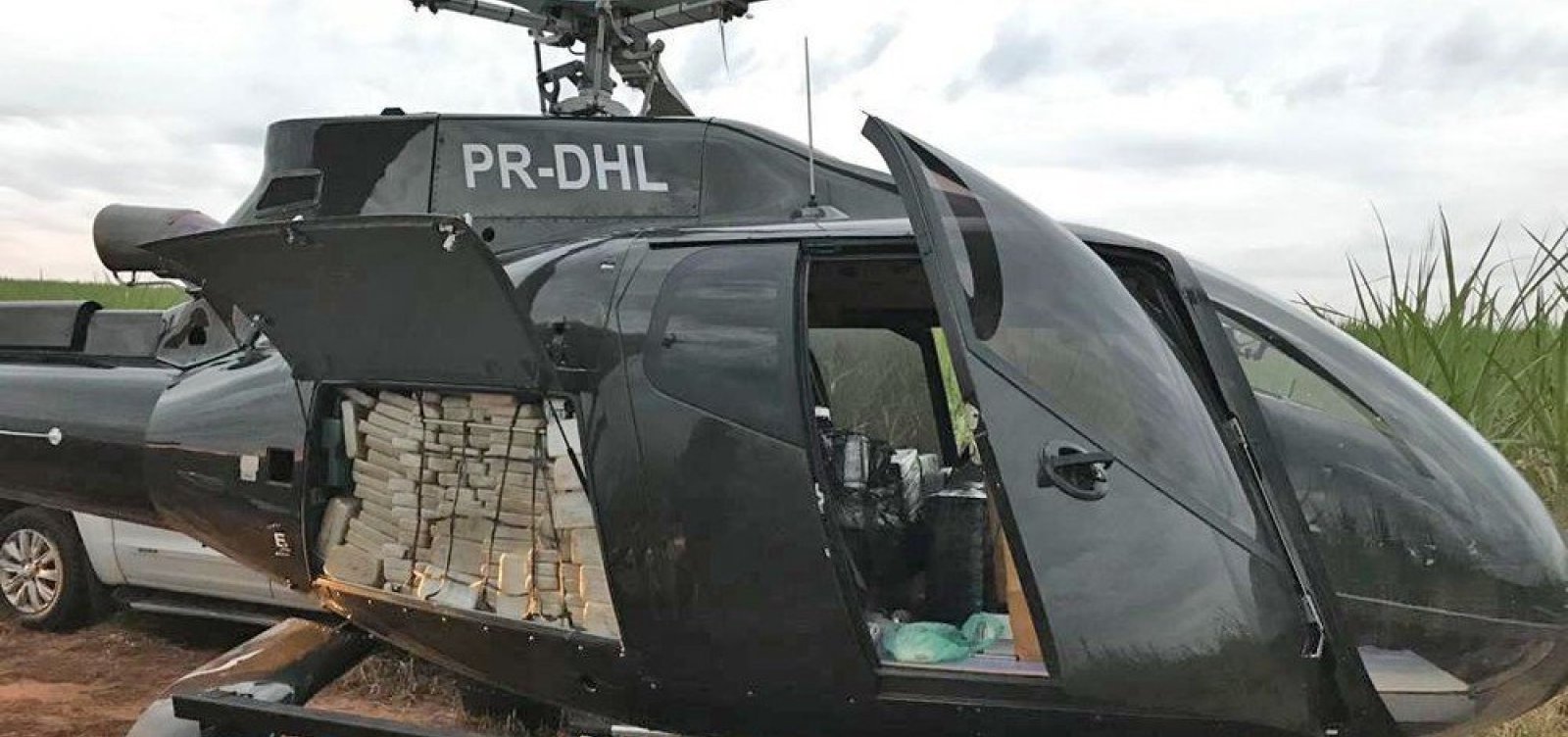 PF apreende helicóptero com meia tonelada de cocaína em SP