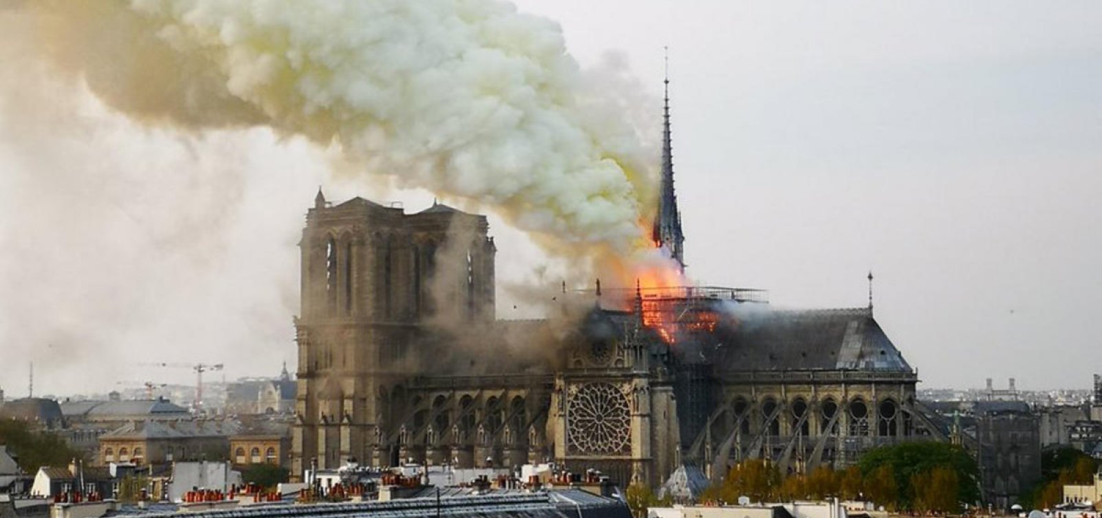 Catedral de Notre-Dame recebeu mais de 400 milhões de euros