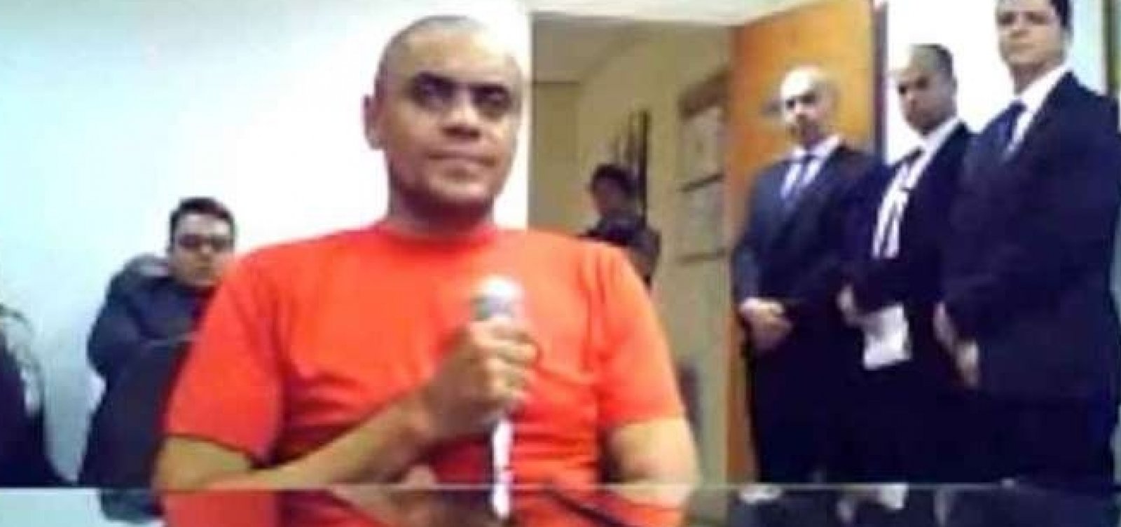 'O cara é doidão', comenta advogado sobre autor da facada a Bolsonaro
