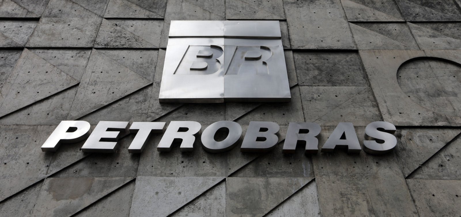 Petrobras anuncia venda de oito refinarias, incluindo a Landulpho Alves