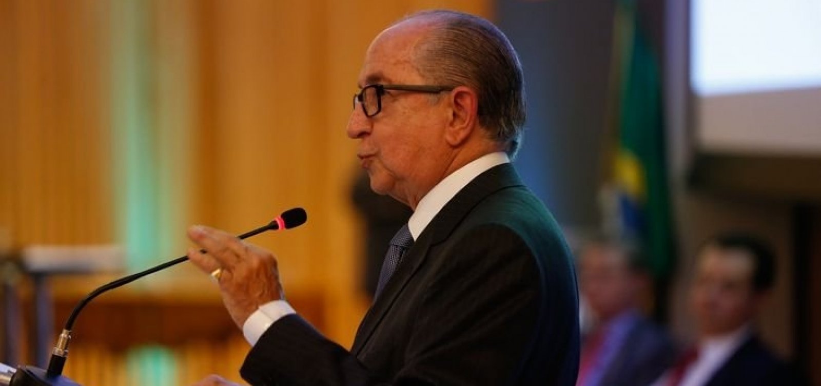 Secretário da Receita anuncia novo imposto e é desautorizado por Bolsonaro