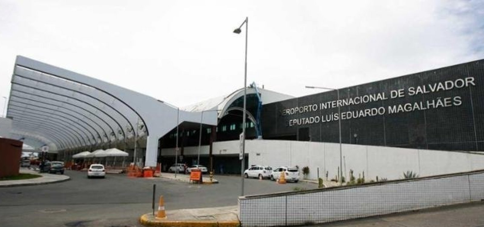 Preço de passagens aéreas com saída de Salvador aumenta 100%; trecho para RJ chega a R$ 3 mil