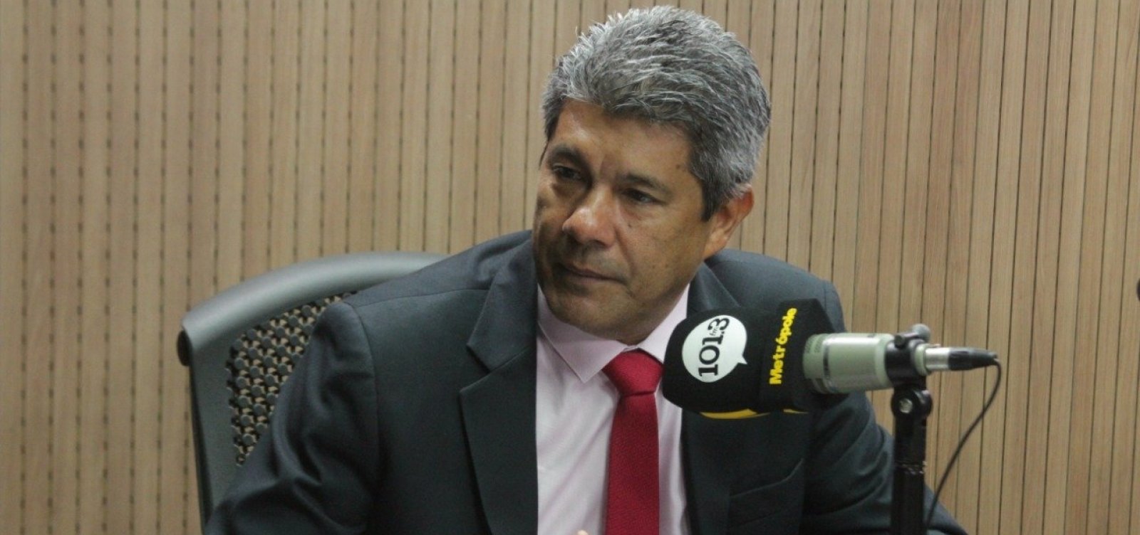 Secretário diz que governo quer diminuir evasão escolar e lamenta índice de reprovação na Bahia