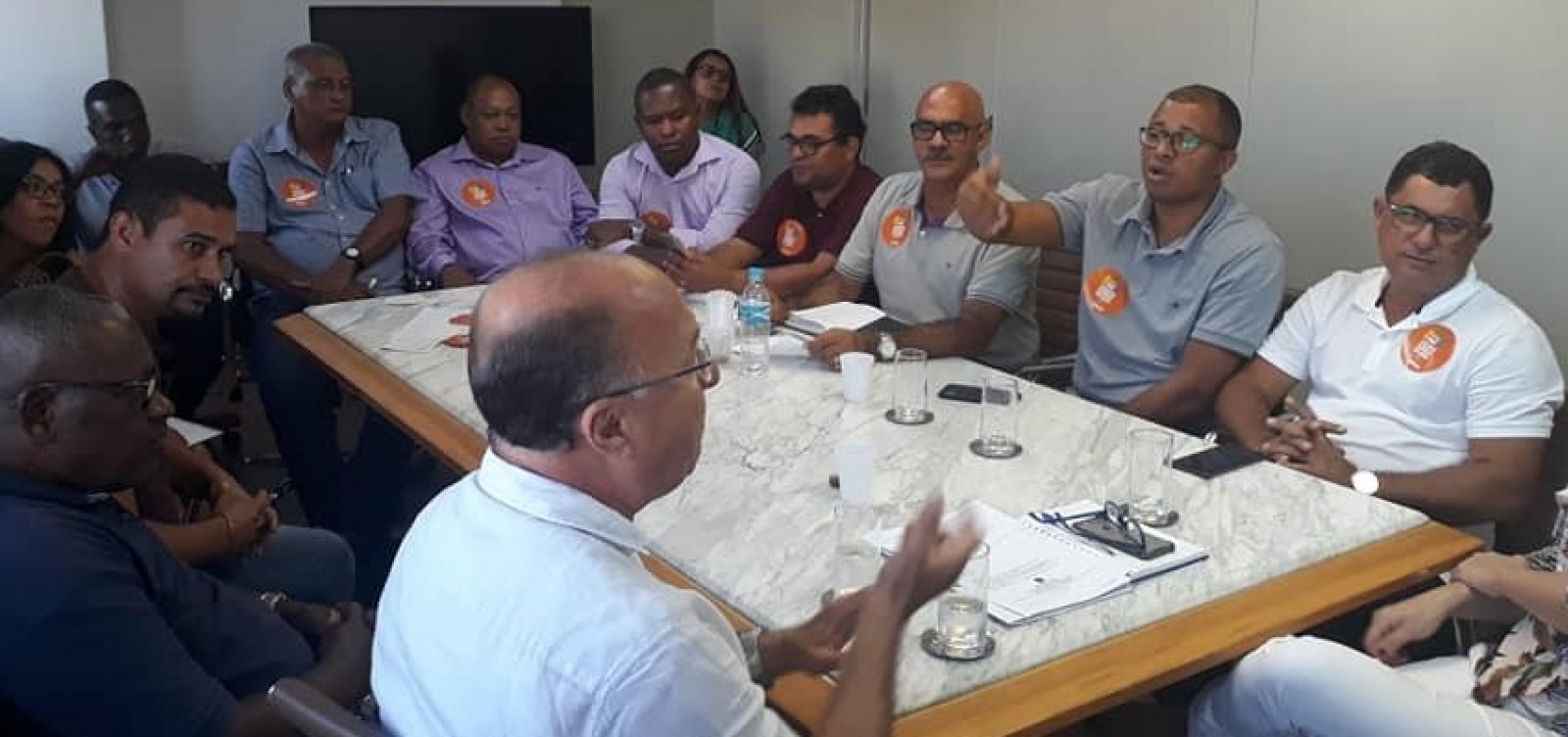 Rodoviários decidem aprovar estado de greve em Salvador