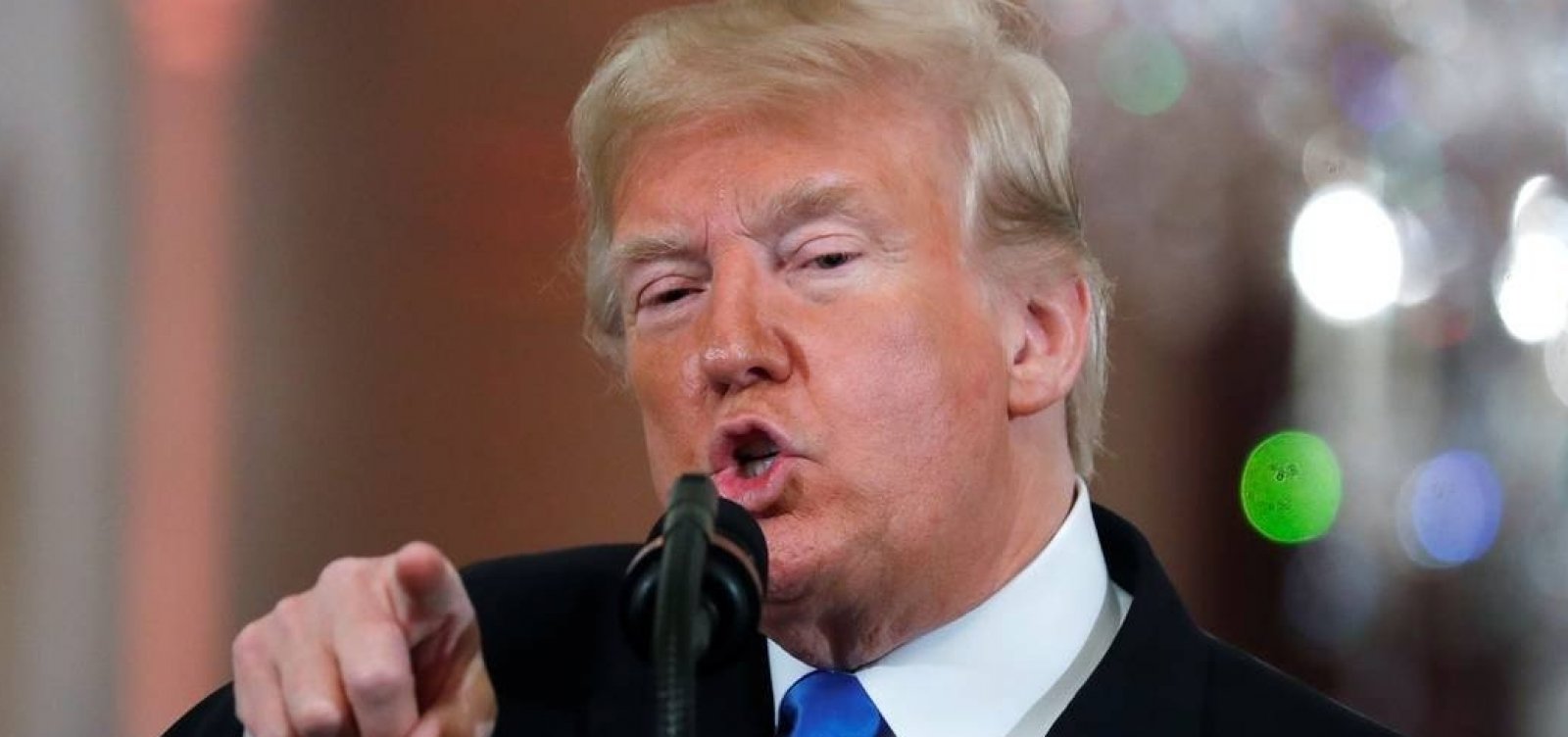 Após novas ameaças de Trump, bolsas da China têm maior queda em mais de três anos 