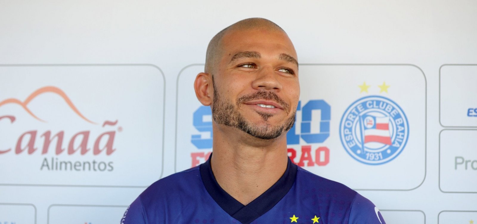 Volante do Bahia recebe sondagens do CSA