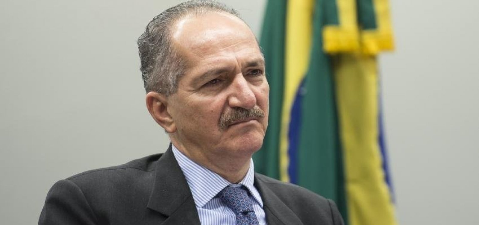 Assim como militar que ataca, Olavo de Carvalho também já elogiou Aldo Rebelo
