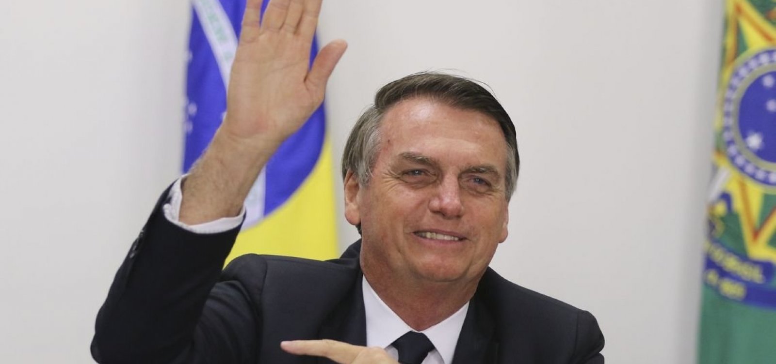 Bolsonaro tem cinco dias para explicar decreto que facilita porte de armas