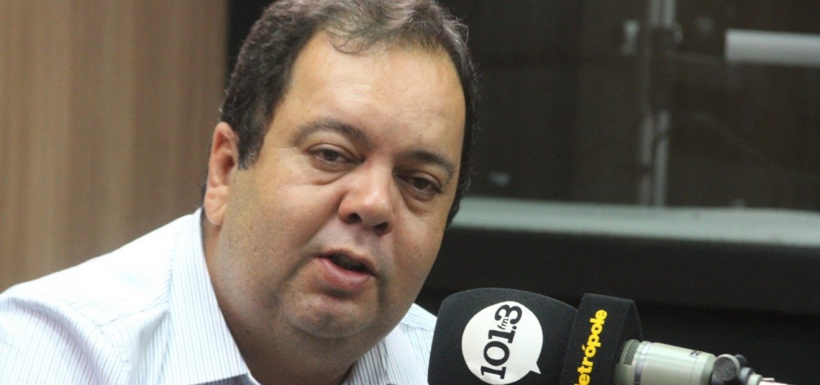 Líder do DEM na Câmara diz que governo tem 'capacidade inesgotável de fabricar crises'