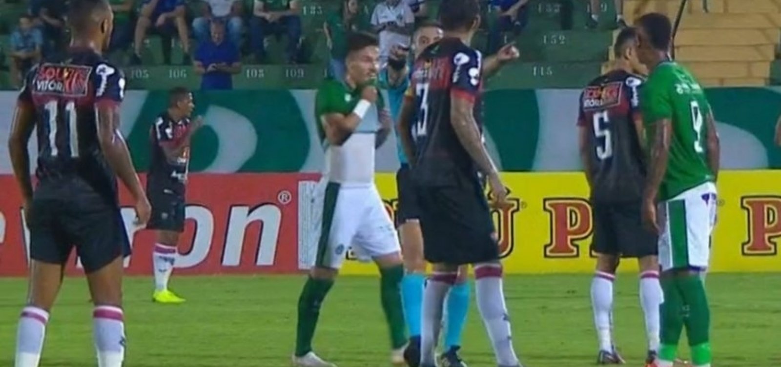 Vitória sai na frente, mas toma 3 a 2 do Guarani fora de casa