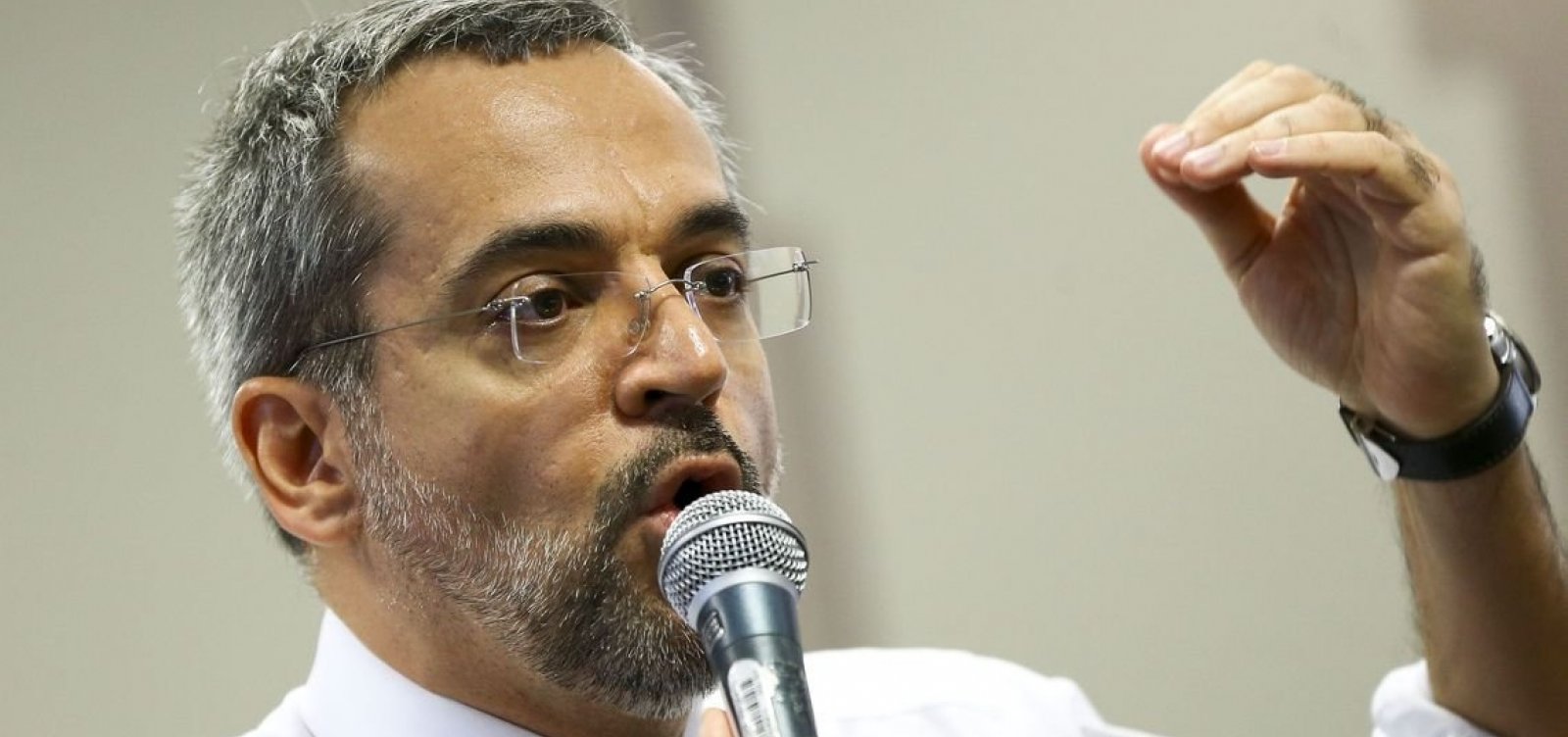 Governo reconhece que fala de Weintraub estimulou protestos nesta quarta