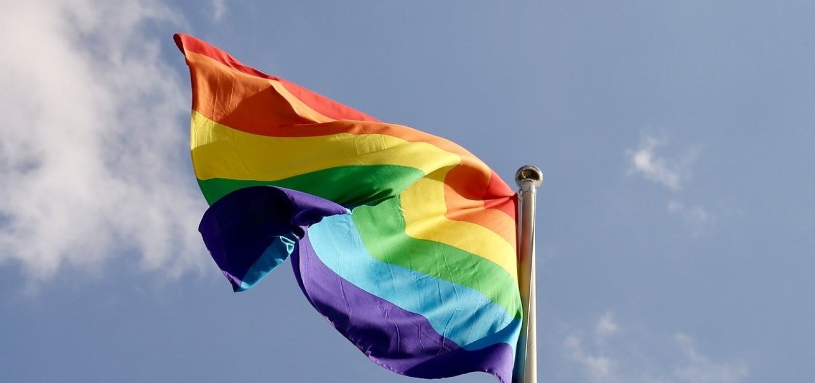 Decreto aprovado hoje retira incentivo ao turismo LGBT