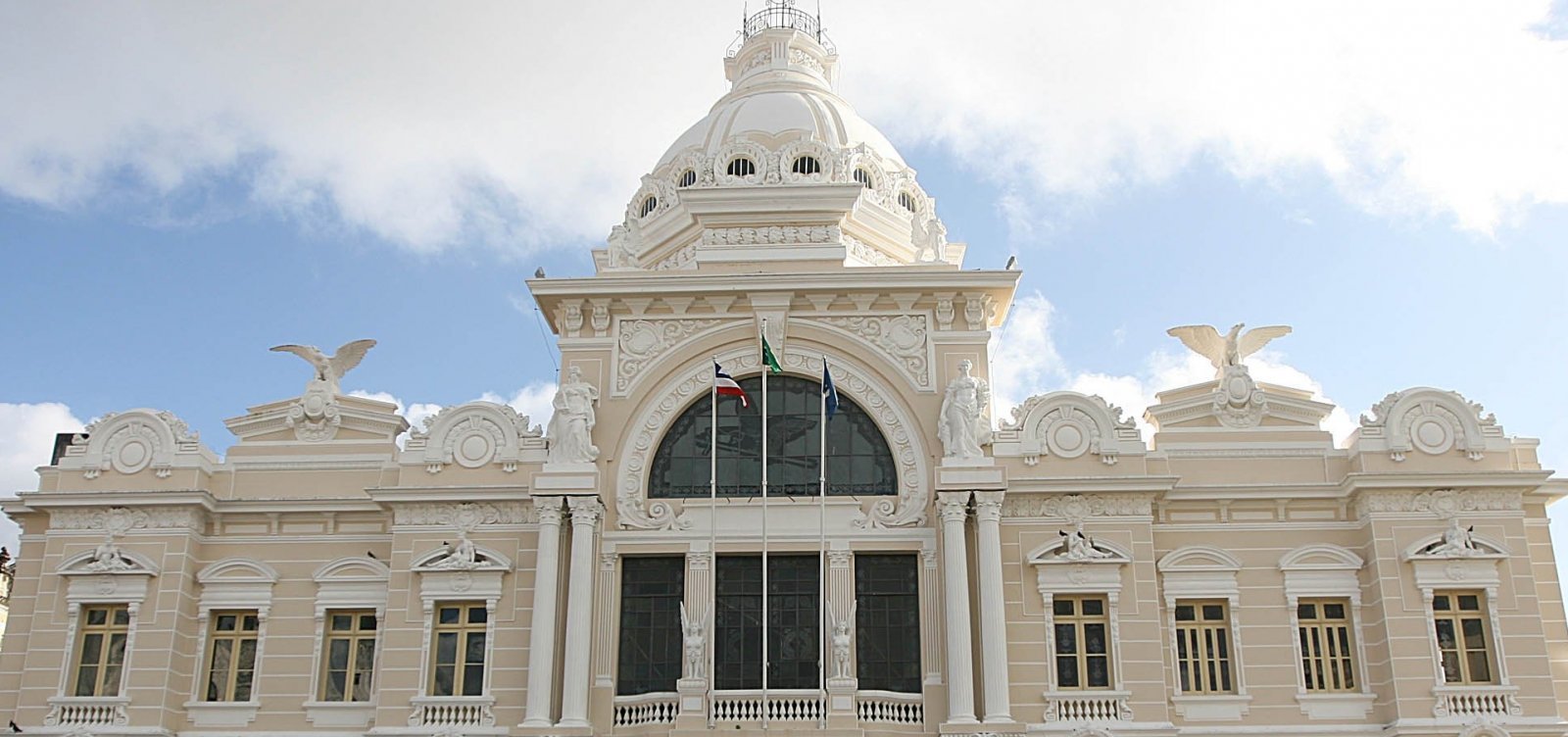 Com possibilidade de virar hotel, Palácio Rio Branco vai receber 'abraço simbólico'