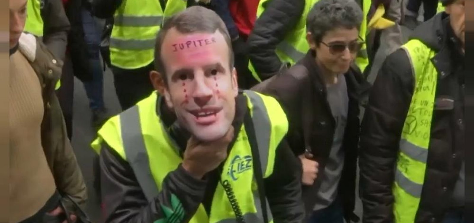 'Coletes amarelos' fazem a 23ª manifestação seguida na França