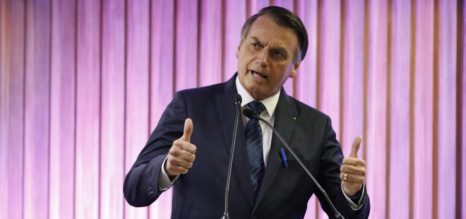 Bolsonaro diz não ver problema em criança praticar tiro desde que acompanhada por responsável