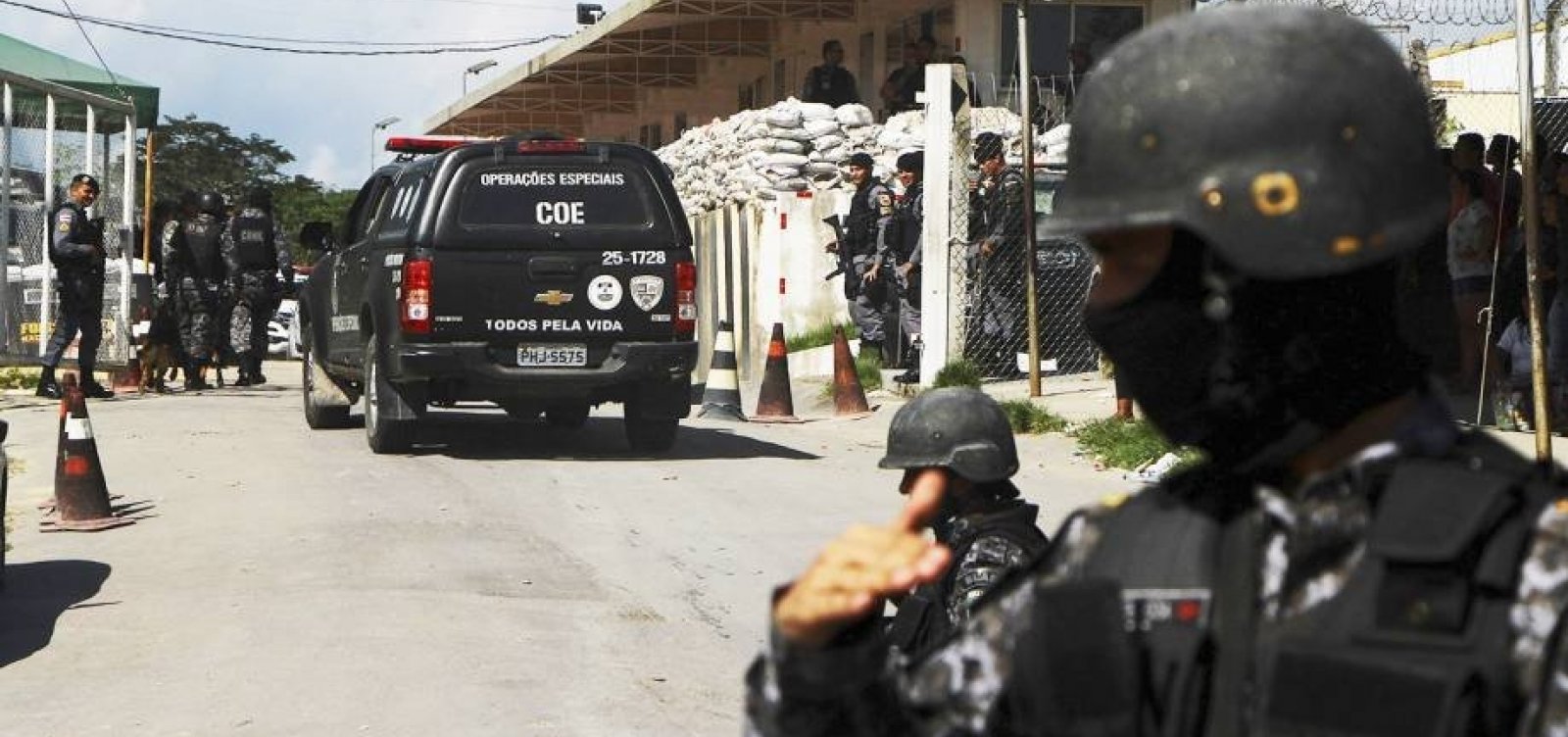 Conflitos em presídios deixam 40 mortos em Manaus
