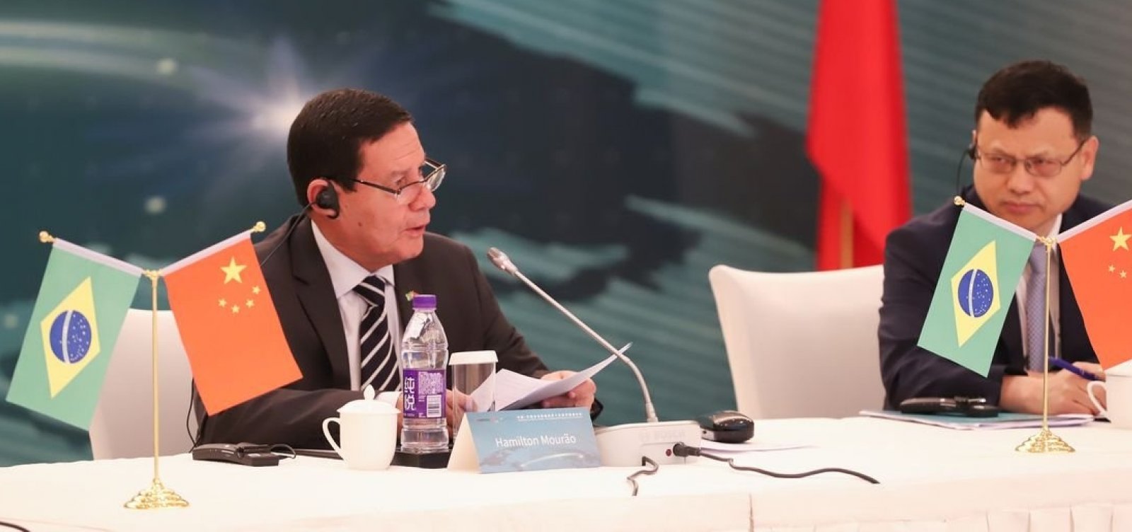 Brasil e China vão reforçar intercâmbios e cooperação, diz Mourão