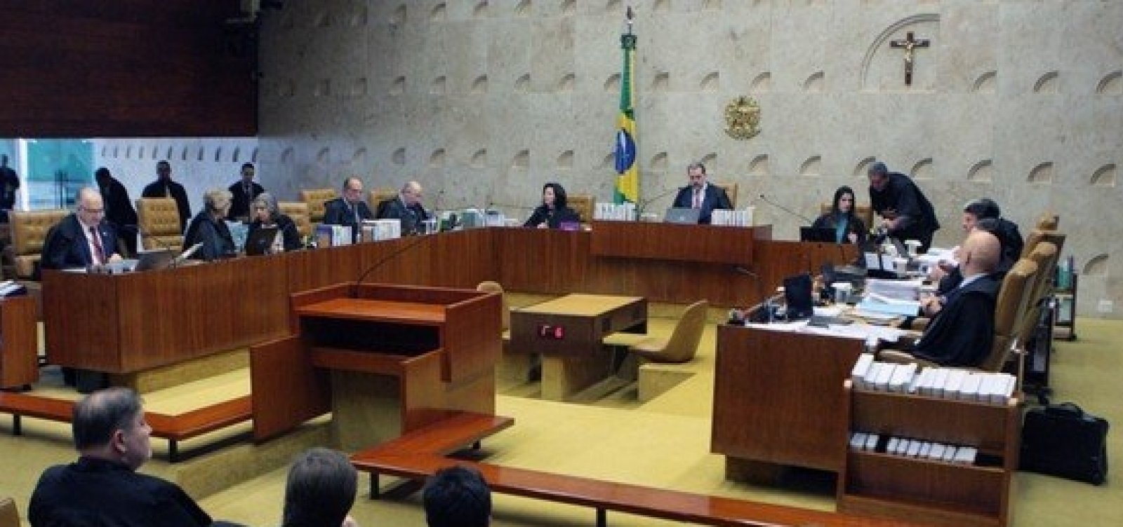 STF julga inconstitucional parte de reforma trabalhista que aceita atividade insalubre de grávidas