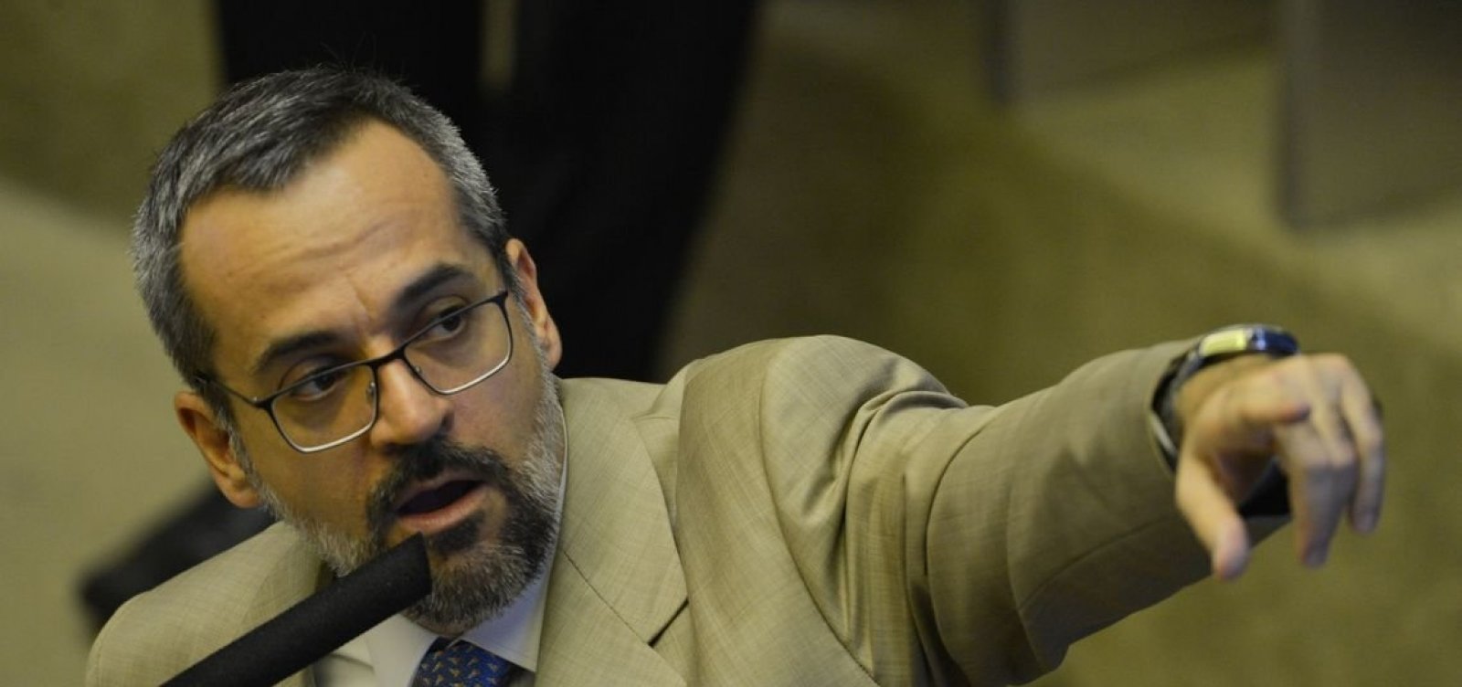 Professores coagem alunos a participarem de atos, diz ministro