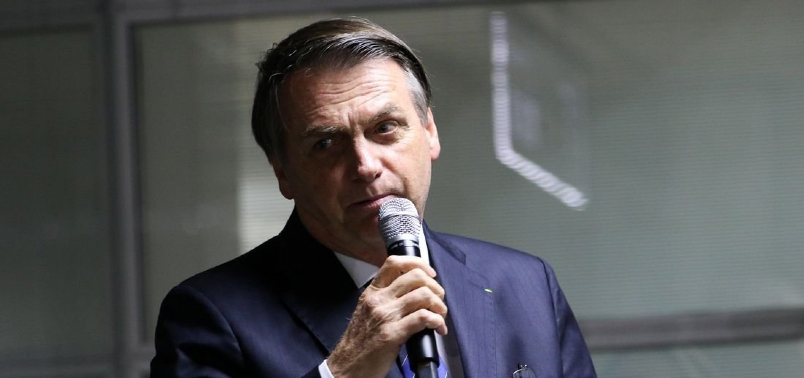 'Se tiver arma de fogo, é para usar', diz Bolsonaro a caminhoneiros