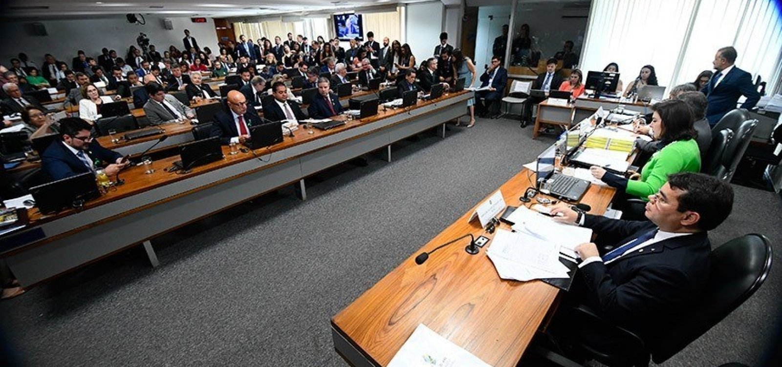 CCJ deve analisar derrubada do decreto das armas na quarta-feira