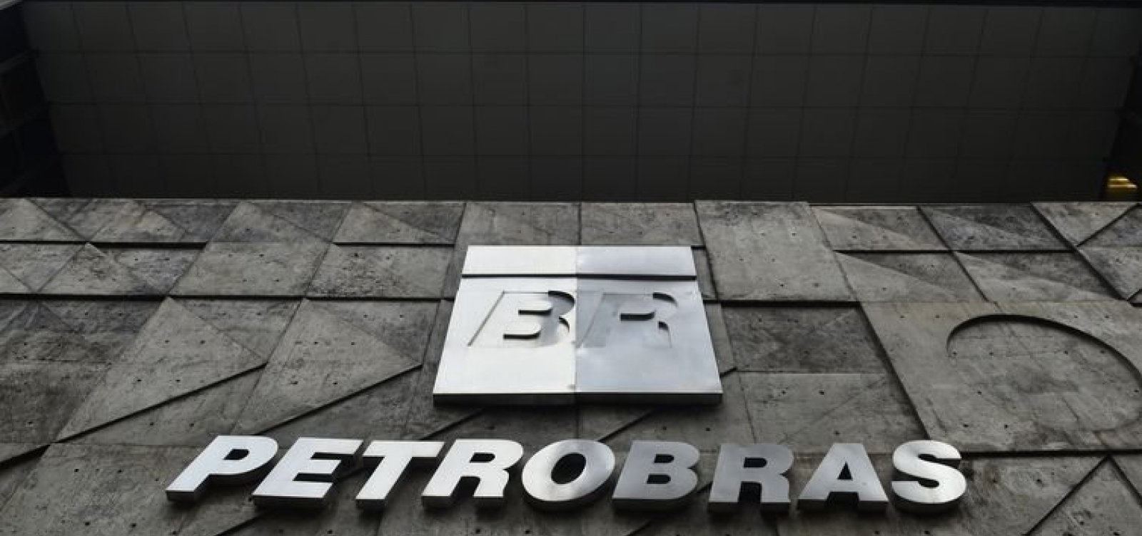 Petrobras coloca à venda campos terrestres na Bahia