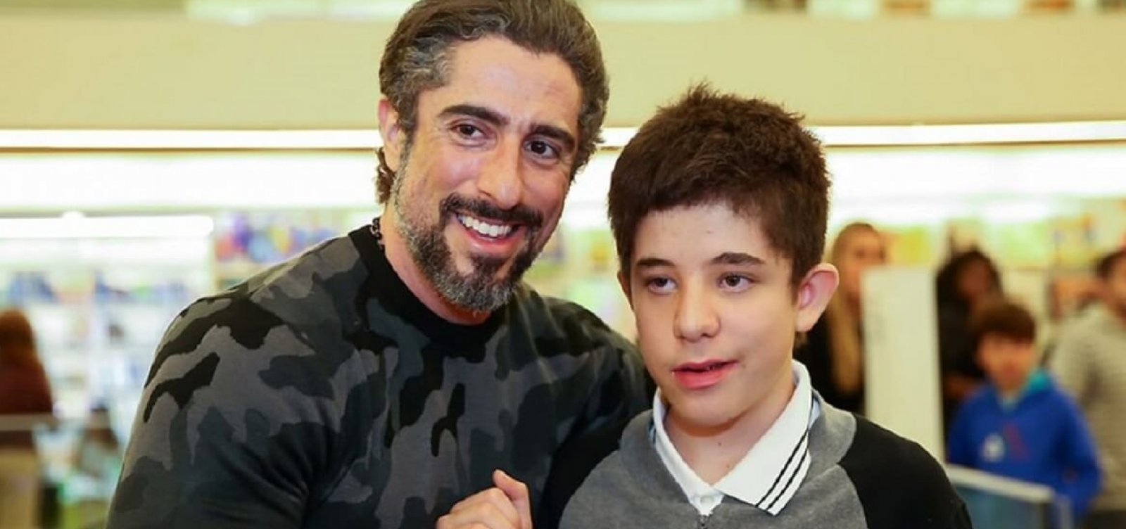 'Fui presenteado com o autismo na minha vida', diz Marcos Mion sobre o filho Romeo
