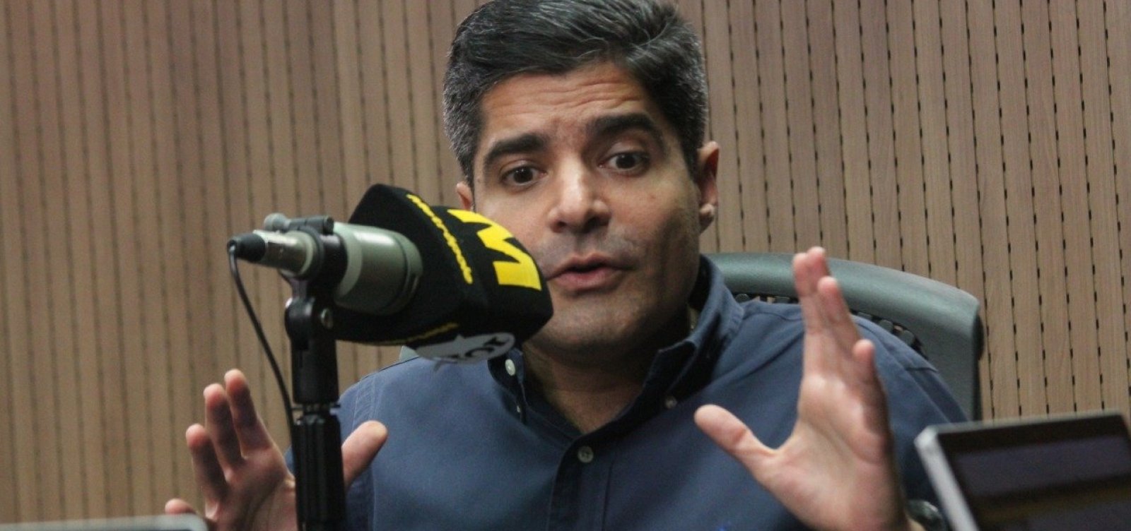 Neto promete oposição mais dura a Rui após deixar prefeitura