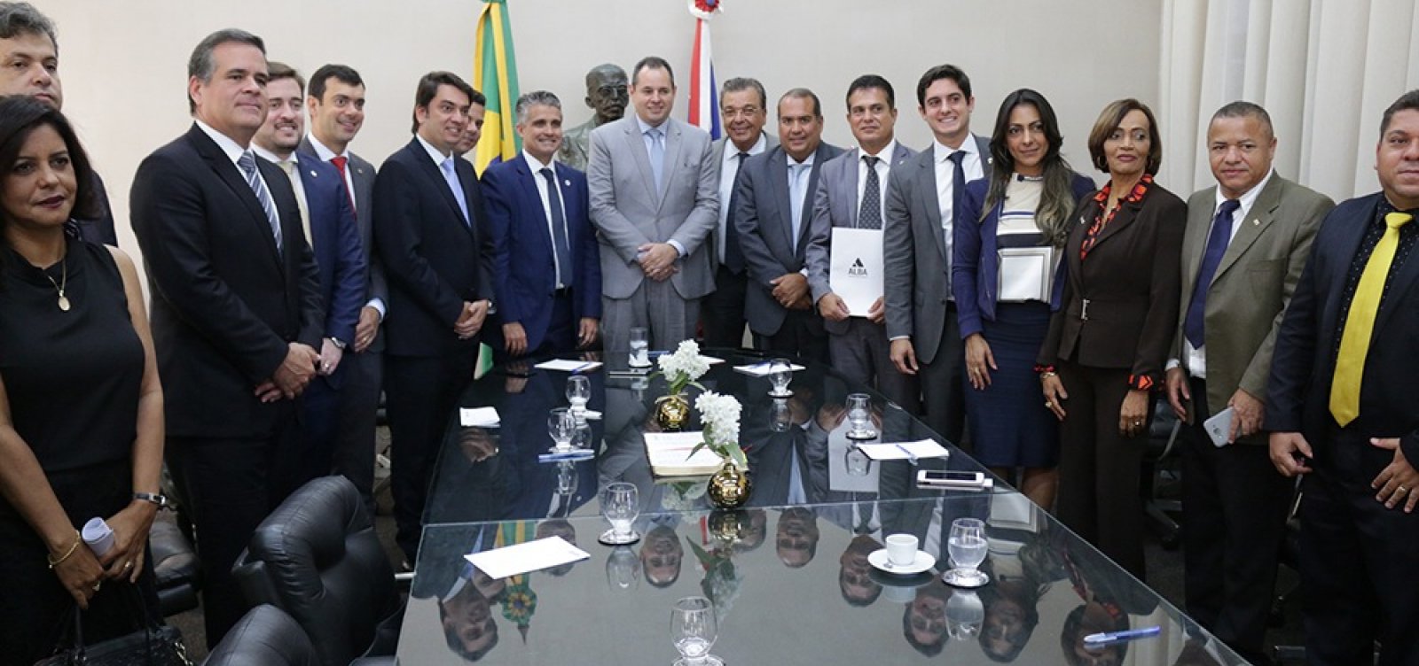 Na AL-BA, líder do DEM, presidente da OAB-BA e demais deputados debatem fechamento de comarcas